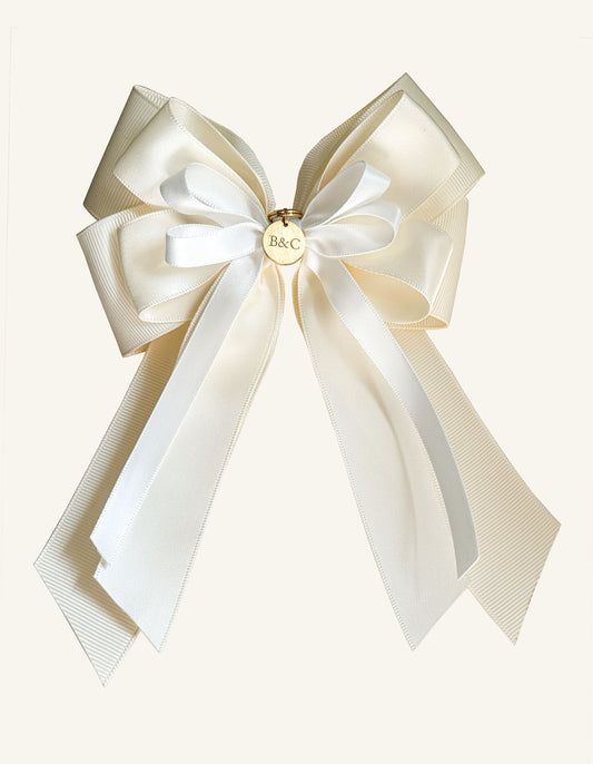Ivory cream equestrian jumper bow for horse shows