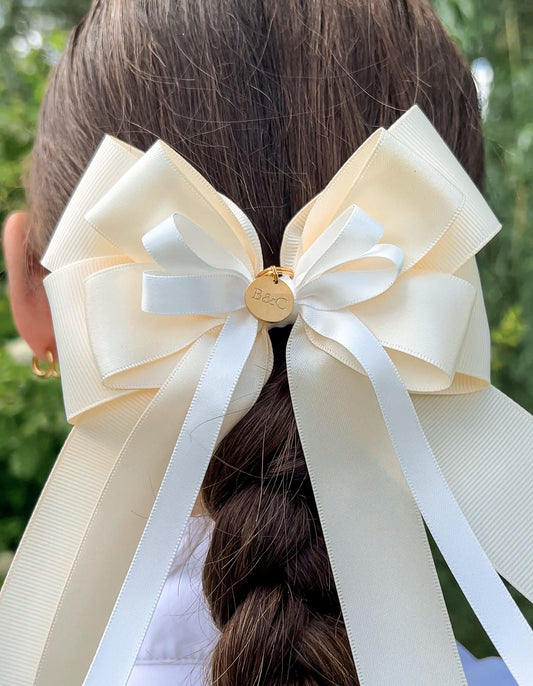 Ivory and cream horse show bow for jumper riders